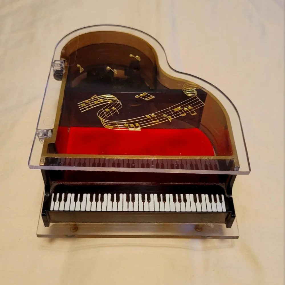Piano jewelry music box